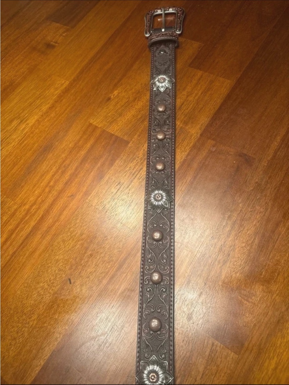 Ariat Dark Brown Tooled Floral Leather Concho Belt. Women’s Size Large.